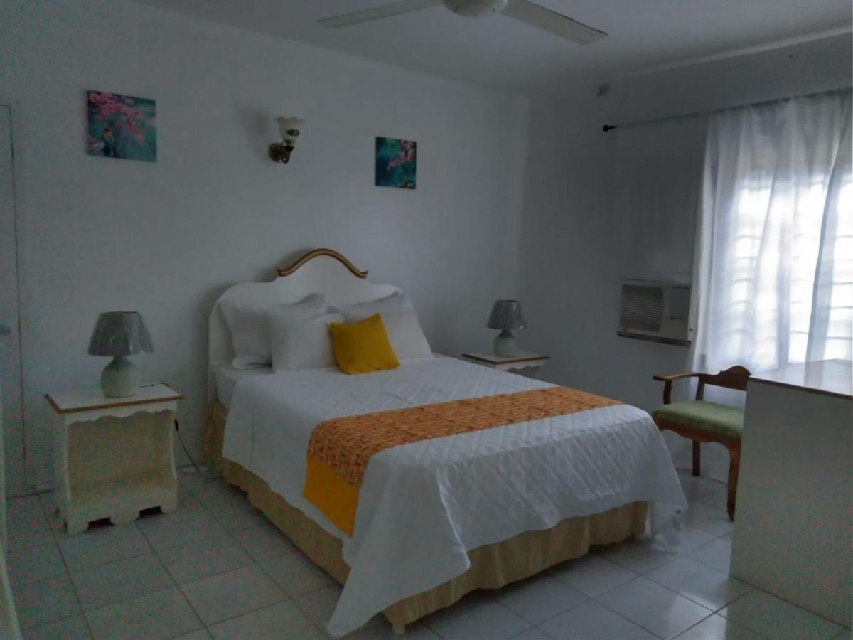 Diamond Villa Guest House Montego Bay Exteriör bild