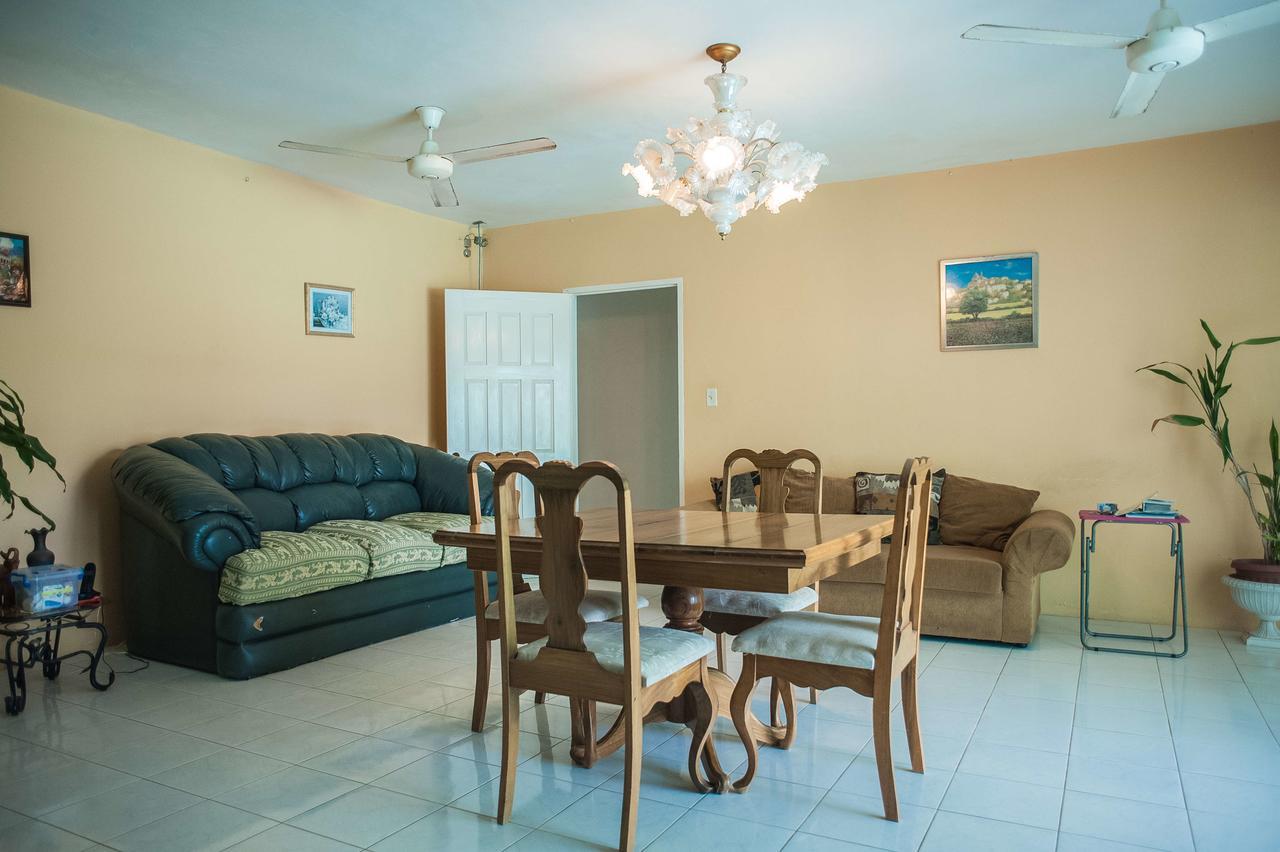 Diamond Villa Guest House Montego Bay Exteriör bild