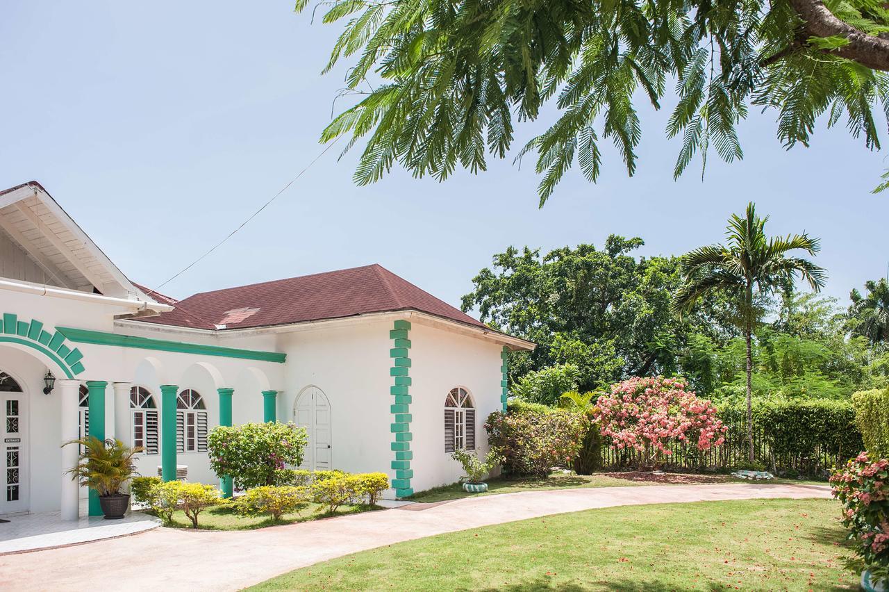 Diamond Villa Guest House Montego Bay Exteriör bild