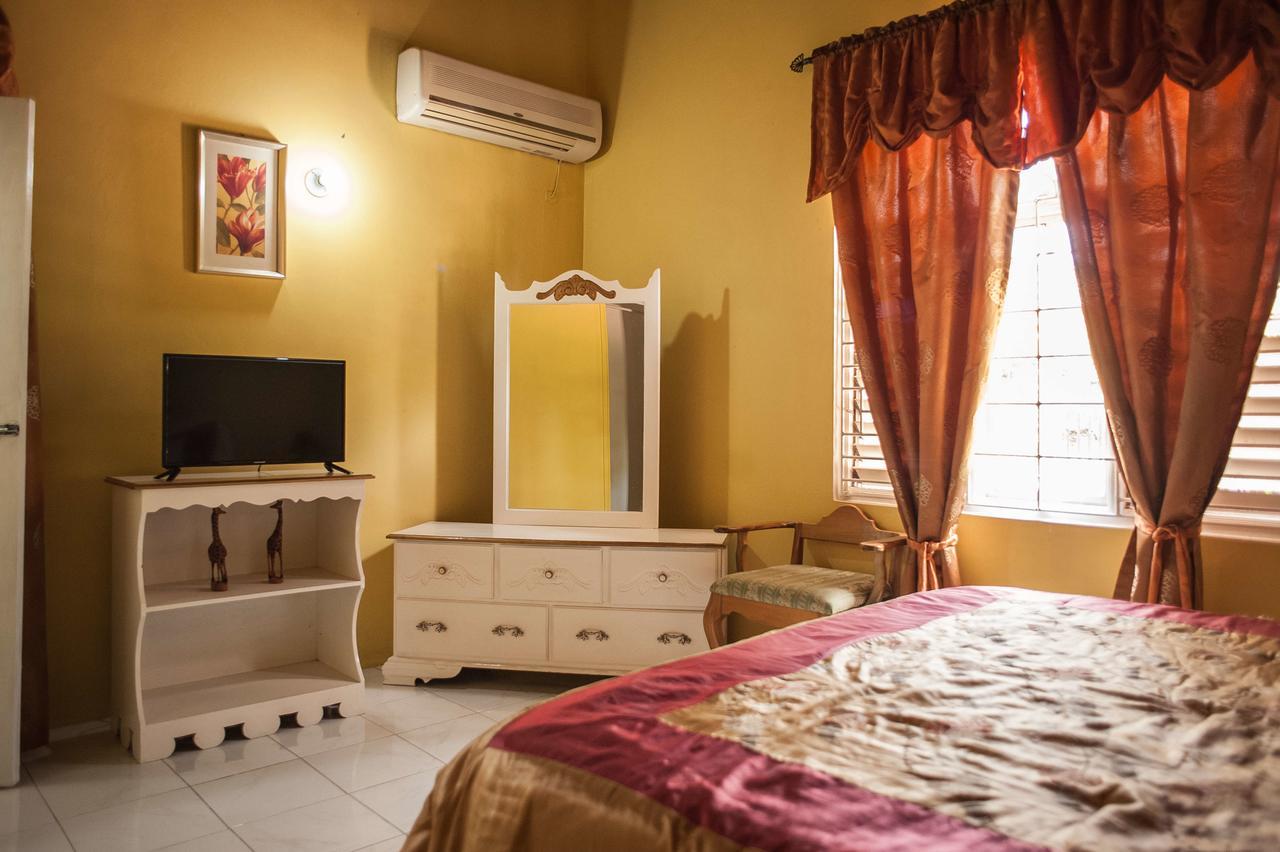 Diamond Villa Guest House Montego Bay Exteriör bild