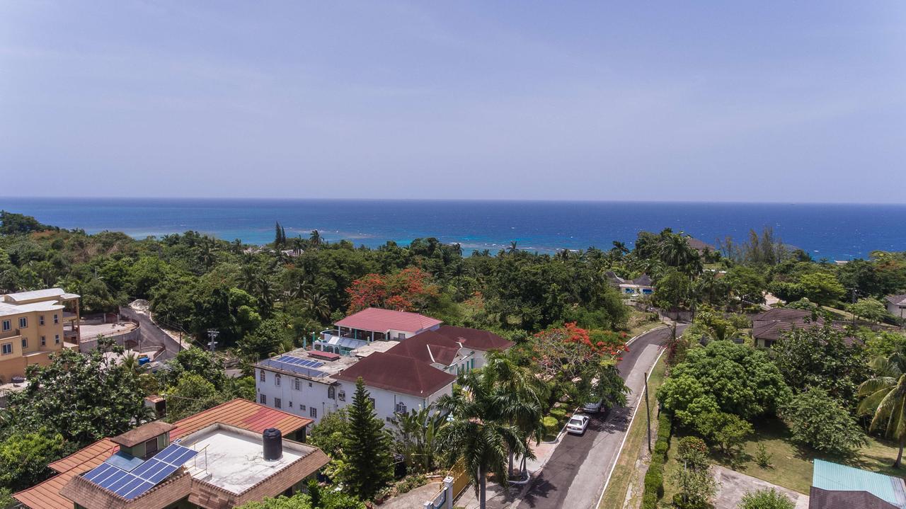Diamond Villa Guest House Montego Bay Exteriör bild