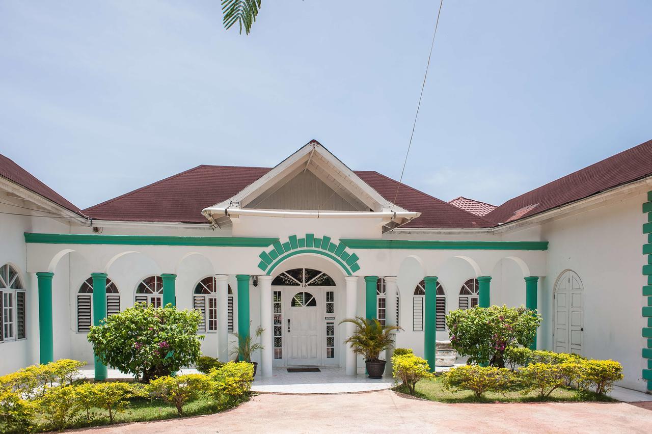 Diamond Villa Guest House Montego Bay Exteriör bild