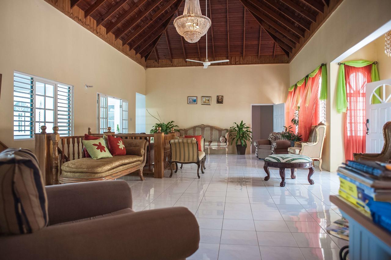 Diamond Villa Guest House Montego Bay Exteriör bild