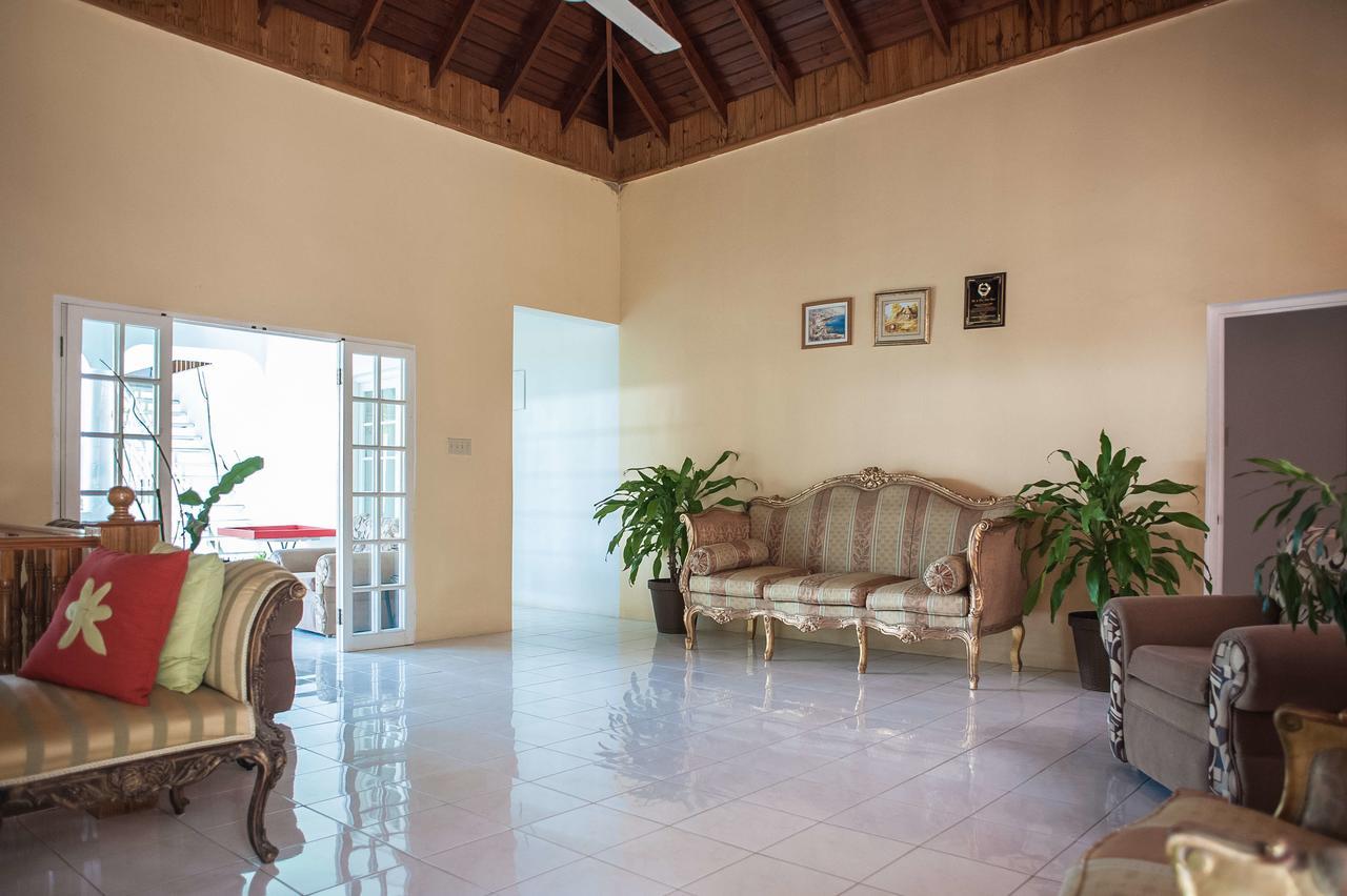 Diamond Villa Guest House Montego Bay Exteriör bild