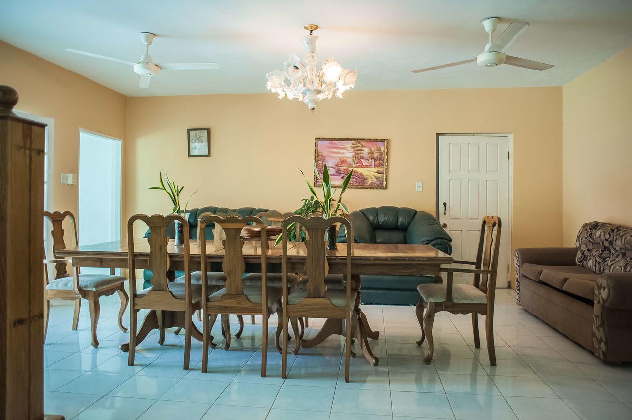 Diamond Villa Guest House Montego Bay Exteriör bild