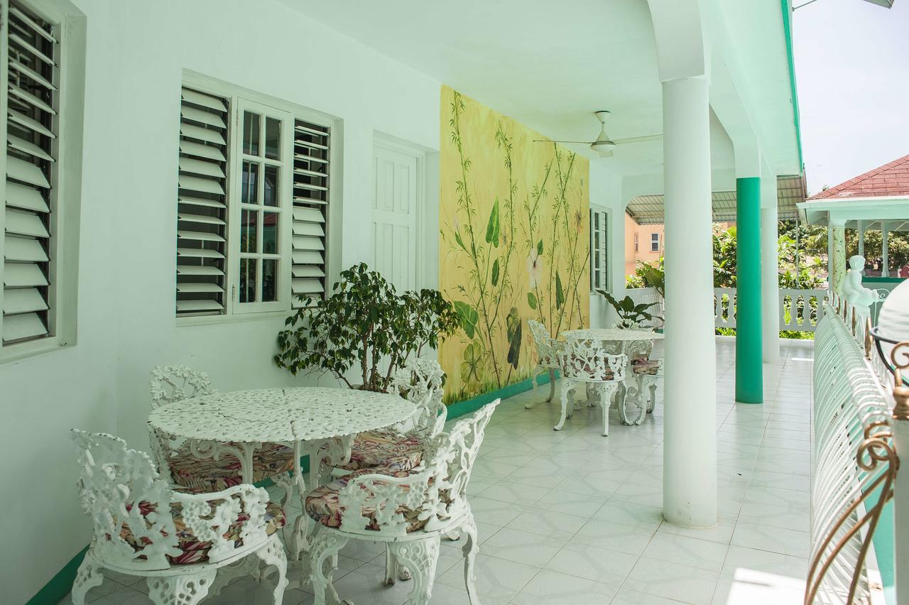 Diamond Villa Guest House Montego Bay Exteriör bild