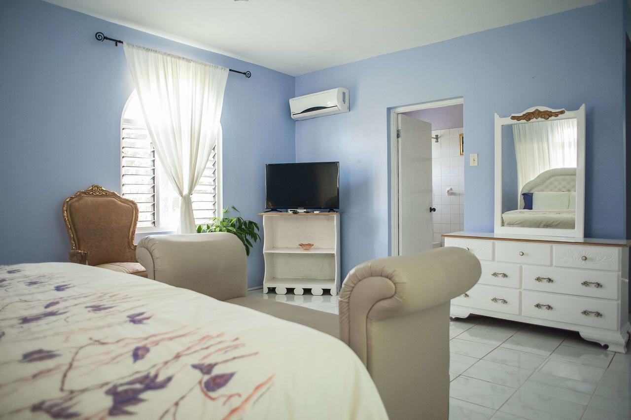 Diamond Villa Guest House Montego Bay Exteriör bild