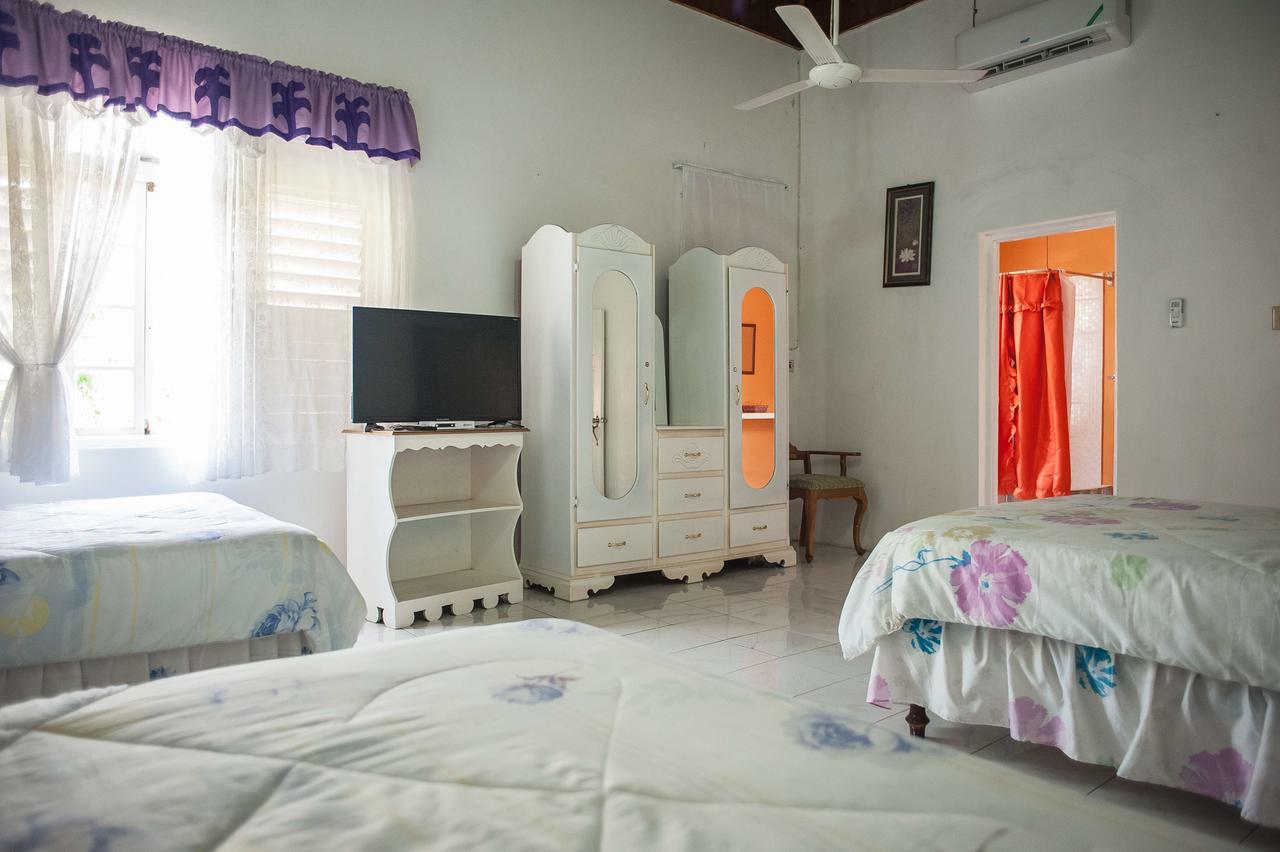 Diamond Villa Guest House Montego Bay Exteriör bild