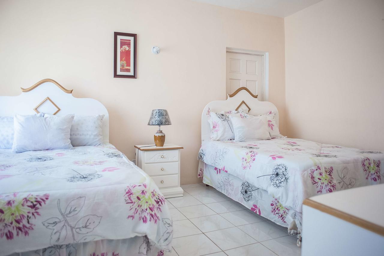 Diamond Villa Guest House Montego Bay Exteriör bild