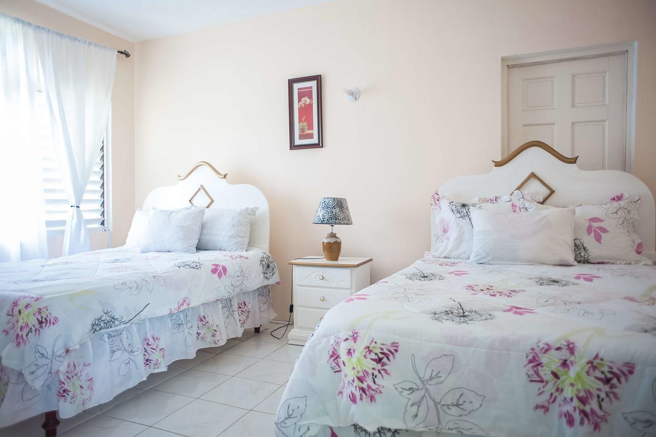 Diamond Villa Guest House Montego Bay Exteriör bild